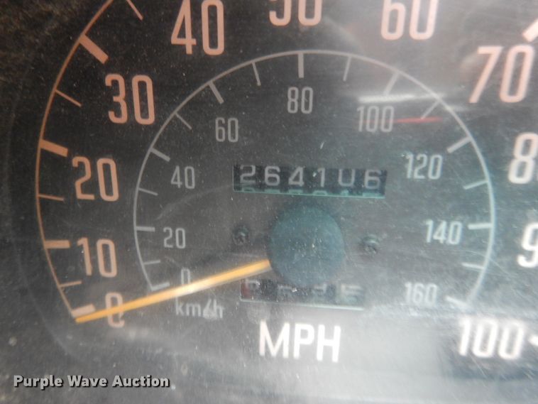 image for item GB9871 1995 Chevrolet Tiltmaster W4 box truck