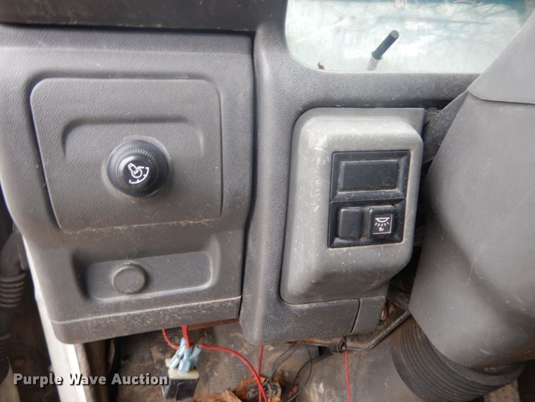 image for item GB9871 1995 Chevrolet Tiltmaster W4 box truck