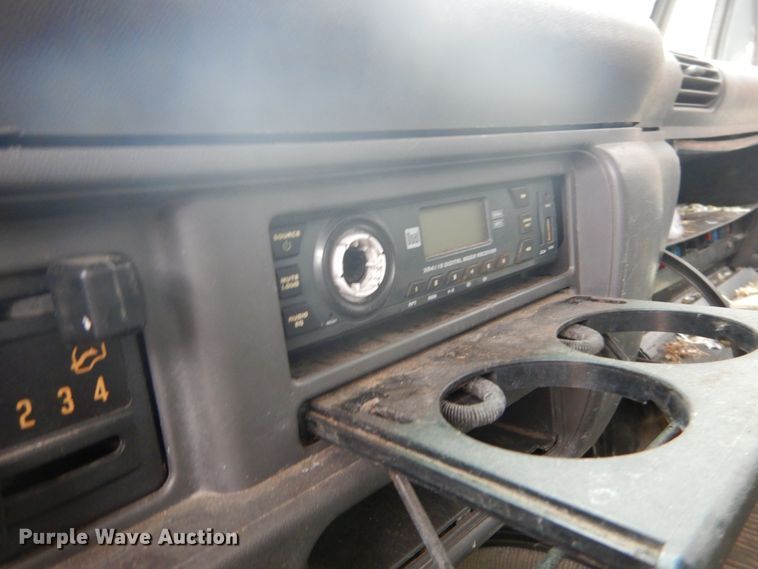 image for item GB9871 1995 Chevrolet Tiltmaster W4 box truck