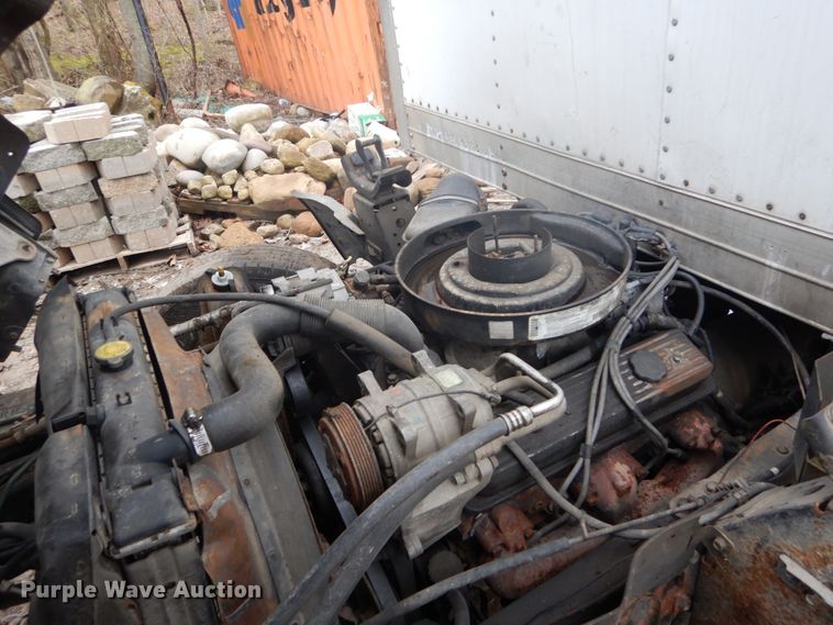 image for item GB9871 1995 Chevrolet Tiltmaster W4 box truck