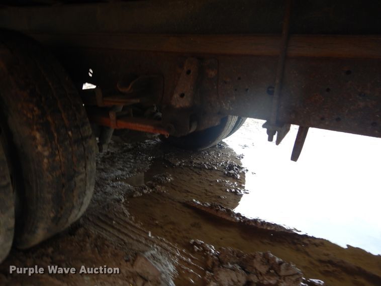 image for item GB9871 1995 Chevrolet Tiltmaster W4 box truck