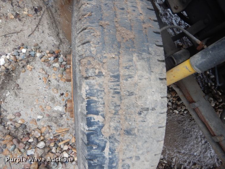 image for item GB9871 1995 Chevrolet Tiltmaster W4 box truck