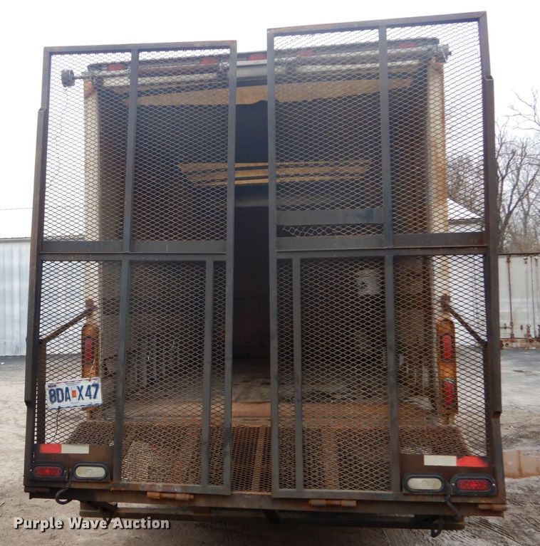 image for item GB9872 2001 Isuzu NPR box truck