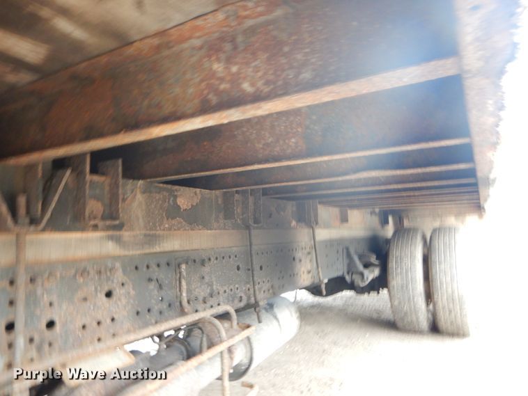 image for item GB9872 2001 Isuzu NPR box truck