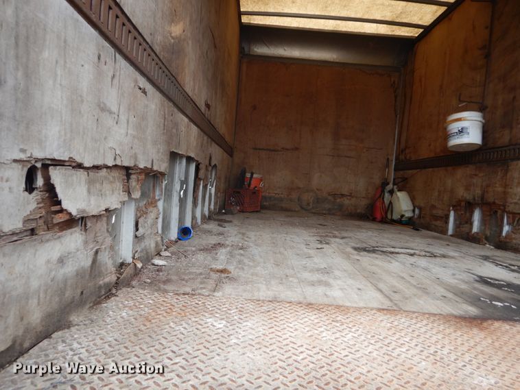 image for item GB9872 2001 Isuzu NPR box truck