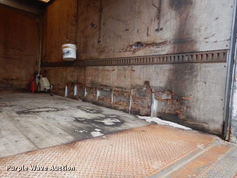 image for item GB9872 2001 Isuzu NPR box truck