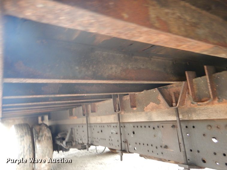 image for item GB9872 2001 Isuzu NPR box truck