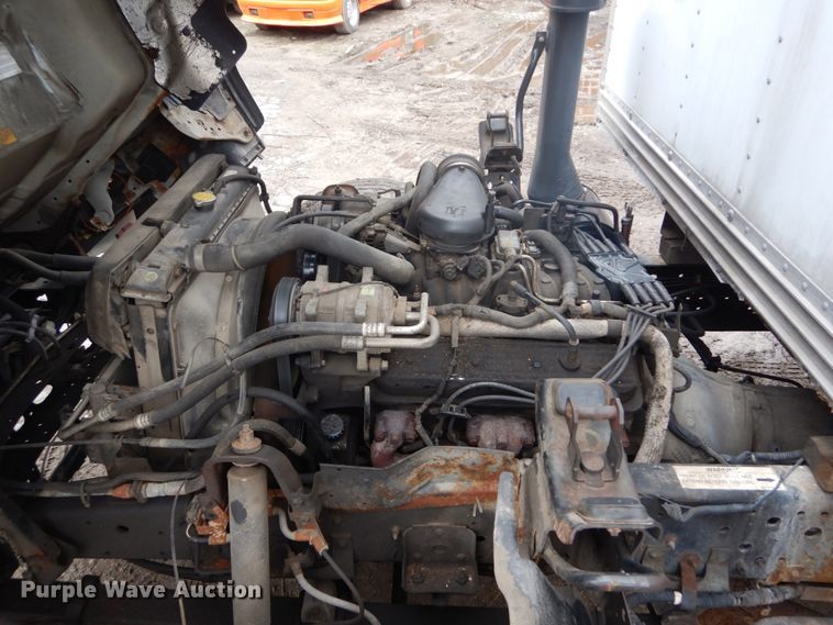 image for item GB9872 2001 Isuzu NPR box truck