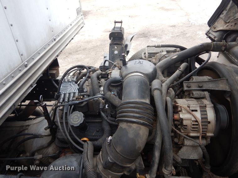 image for item GB9872 2001 Isuzu NPR box truck