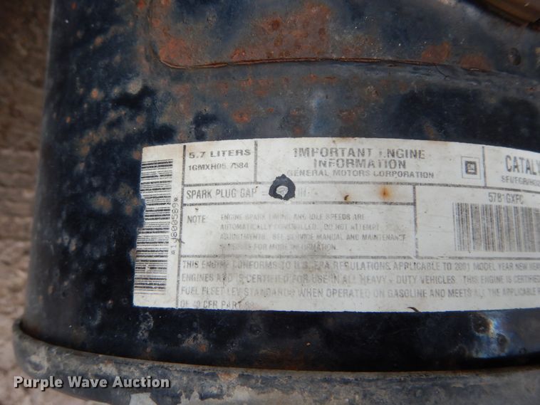 image for item GB9872 2001 Isuzu NPR box truck