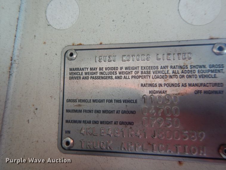 image for item GB9872 2001 Isuzu NPR box truck