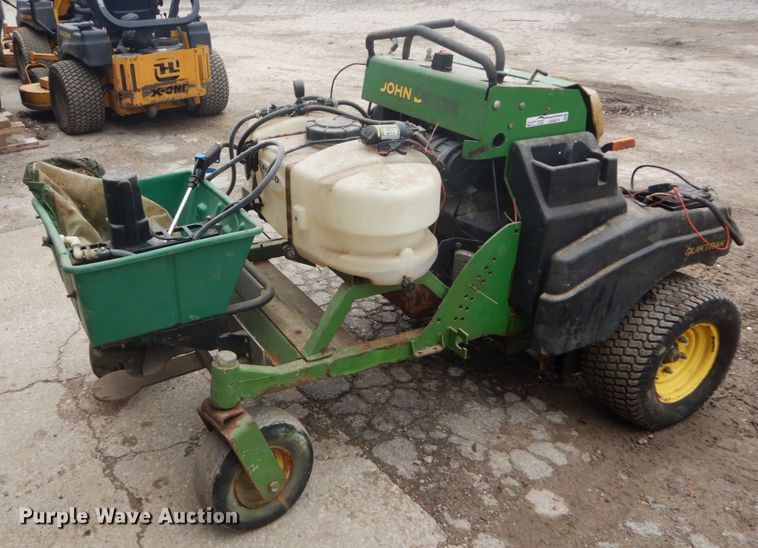 image for item GB9874 John Deere fertilizer sprayer
