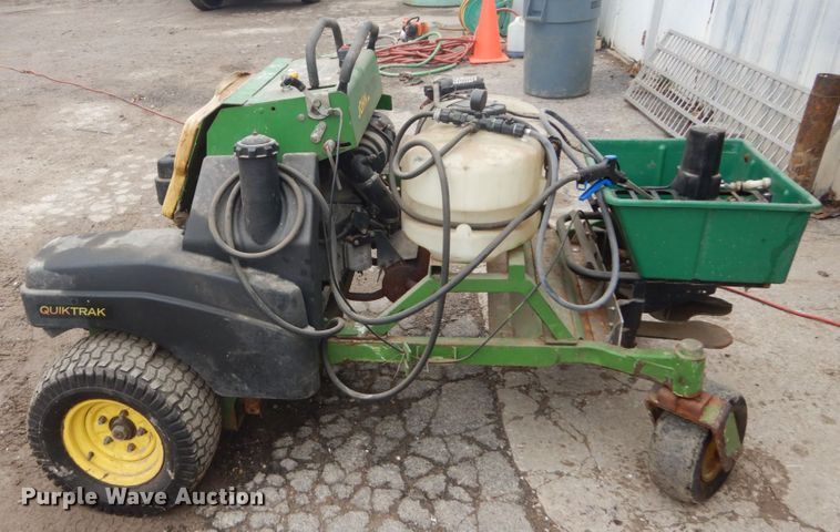 image for item GB9874 John Deere fertilizer sprayer