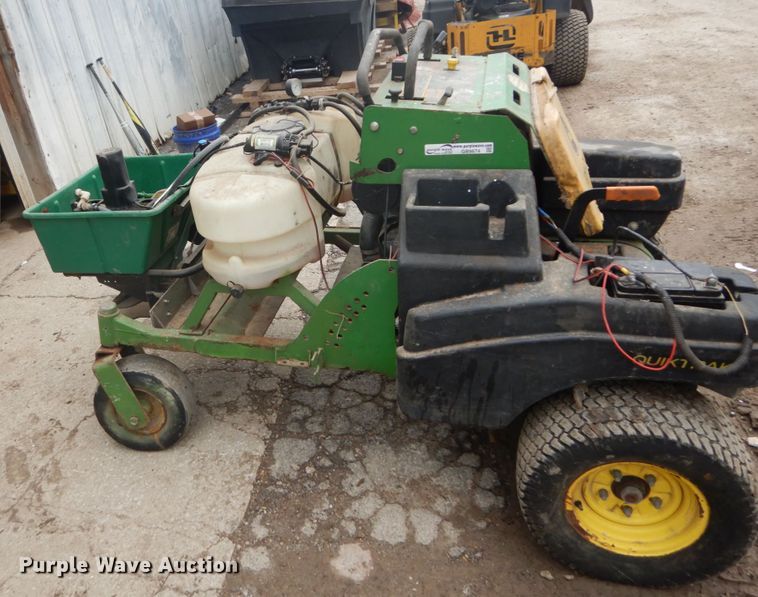 image for item GB9874 John Deere fertilizer sprayer