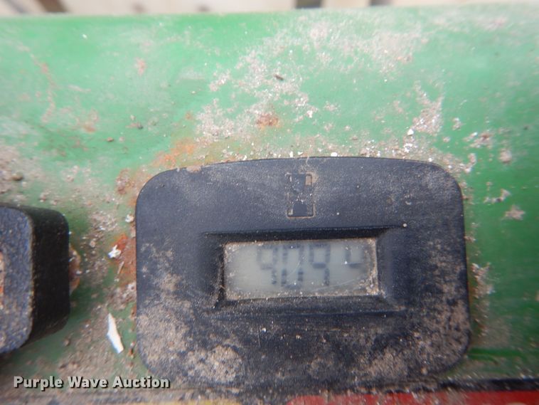 image for item GB9874 John Deere fertilizer sprayer