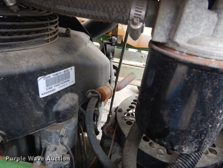 image for item GB9874 John Deere fertilizer sprayer