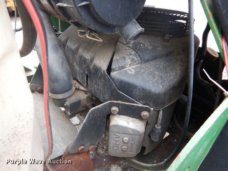 image for item GB9874 John Deere fertilizer sprayer