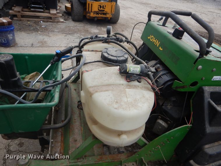 image for item GB9874 John Deere fertilizer sprayer