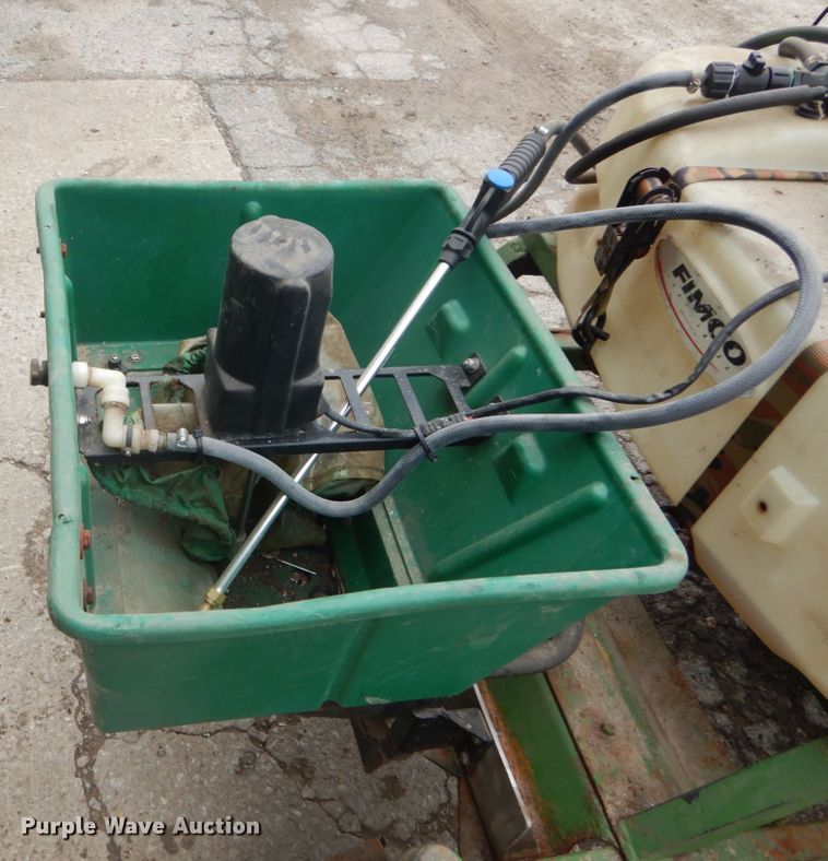image for item GB9874 John Deere fertilizer sprayer