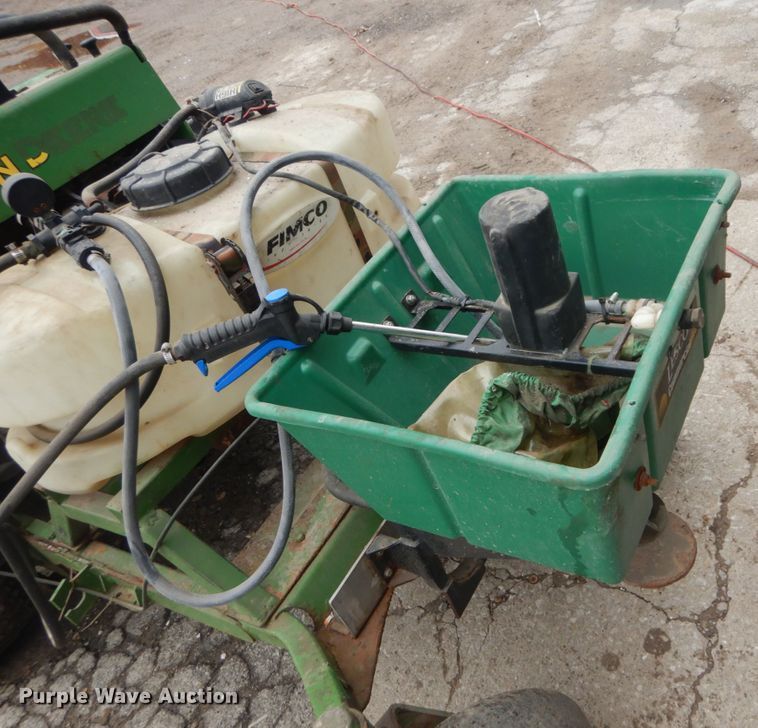 image for item GB9874 John Deere fertilizer sprayer