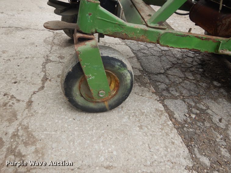 image for item GB9874 John Deere fertilizer sprayer