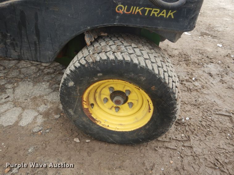 image for item GB9874 John Deere fertilizer sprayer