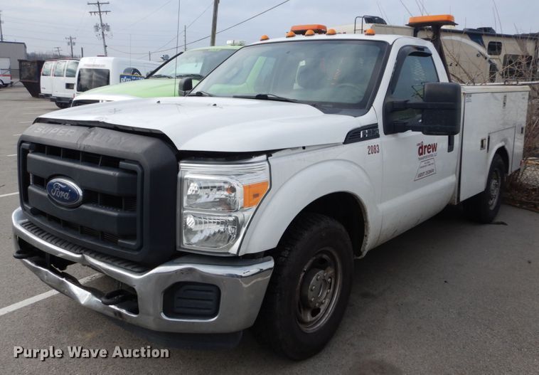 image for item GB9878 2013 Ford F250 Super Duty  utility bed pickup truck