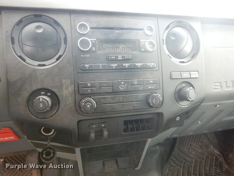 image for item GB9878 2013 Ford F250 Super Duty  utility bed pickup truck