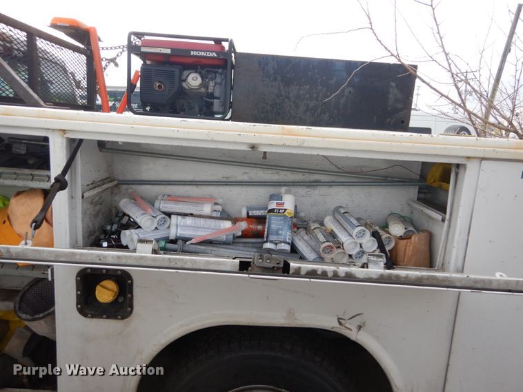 image for item GB9878 2013 Ford F250 Super Duty  utility bed pickup truck