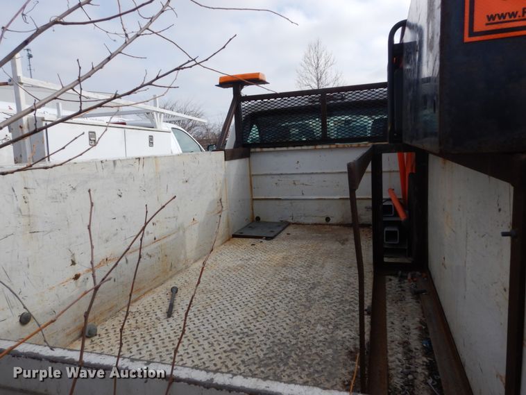 image for item GB9878 2013 Ford F250 Super Duty  utility bed pickup truck