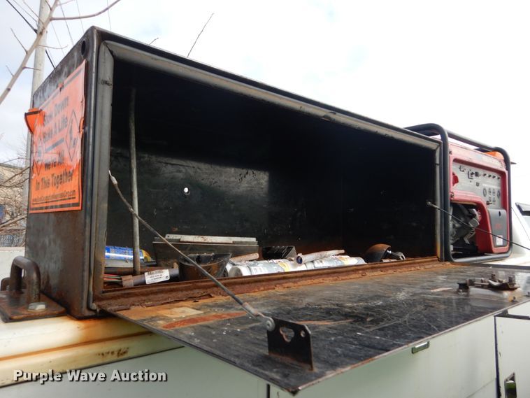 image for item GB9878 2013 Ford F250 Super Duty  utility bed pickup truck