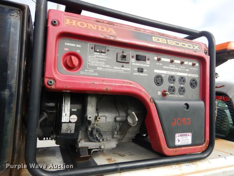 image for item GB9878 2013 Ford F250 Super Duty  utility bed pickup truck