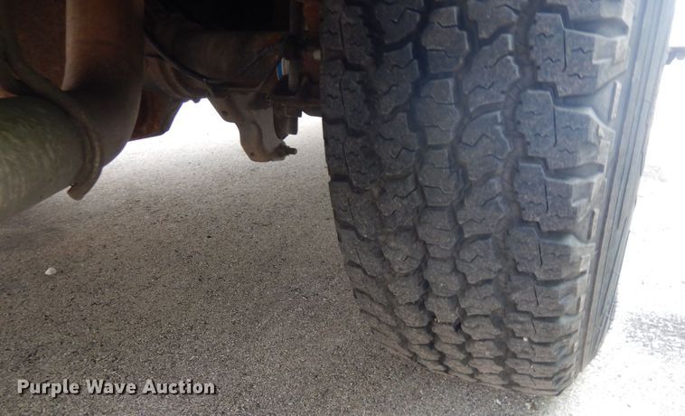 image for item GB9878 2013 Ford F250 Super Duty  utility bed pickup truck