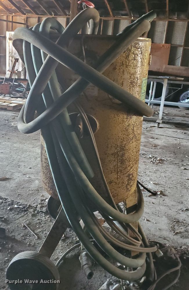 image for item GB9924 Empire Abrasive Equipment Co P650 sandblaster