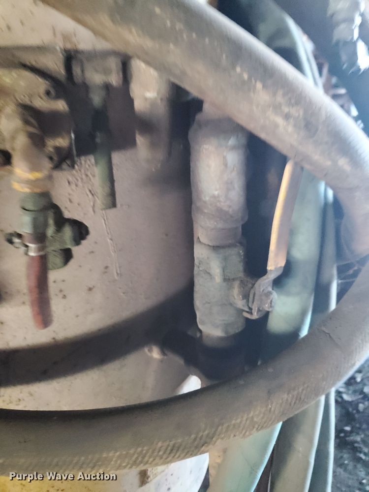 image for item GB9924 Empire Abrasive Equipment Co P650 sandblaster