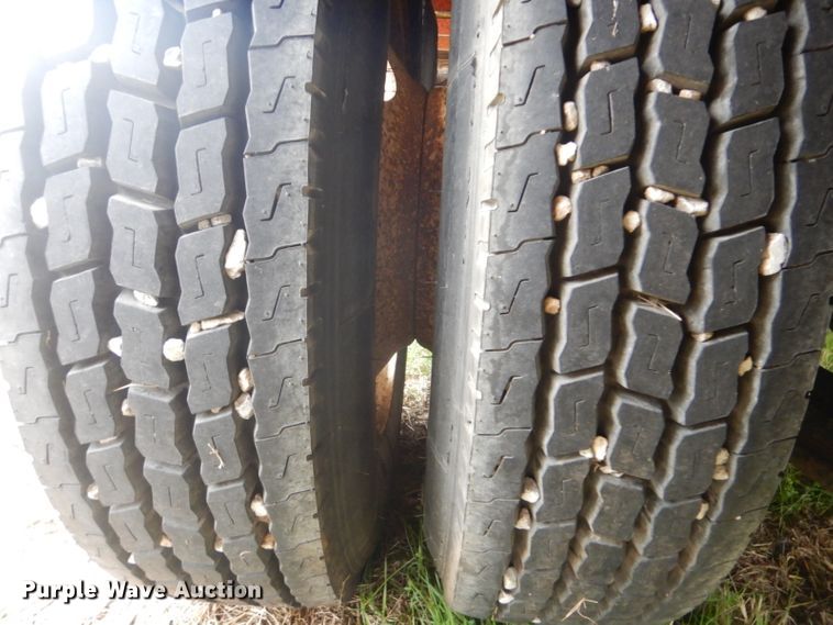 image for item GD9049 1993 Freightliner FLA flatbed truck