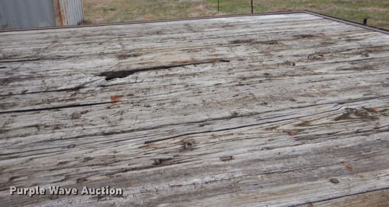 image for item GD9049 1993 Freightliner FLA flatbed truck