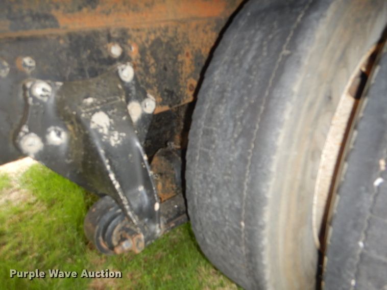 image for item GD9049 1993 Freightliner FLA flatbed truck