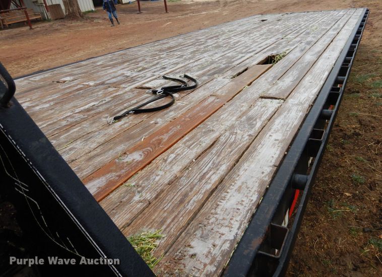 image for item GE9348 2008 PJ equipment trailer