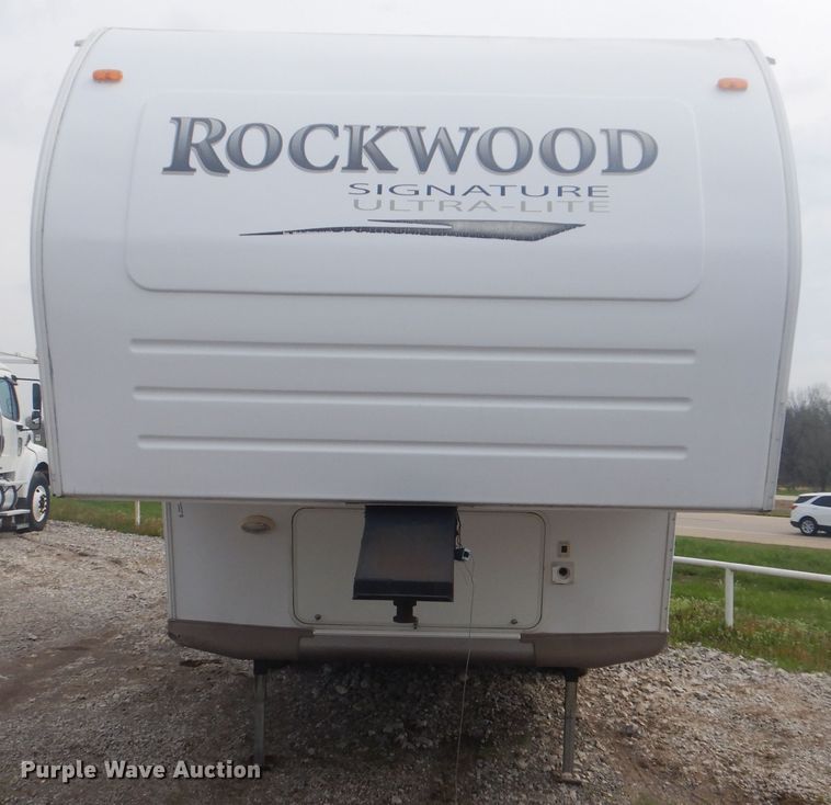 image for item GF9066 2008 Rockwood Signature Ultra Lite camper