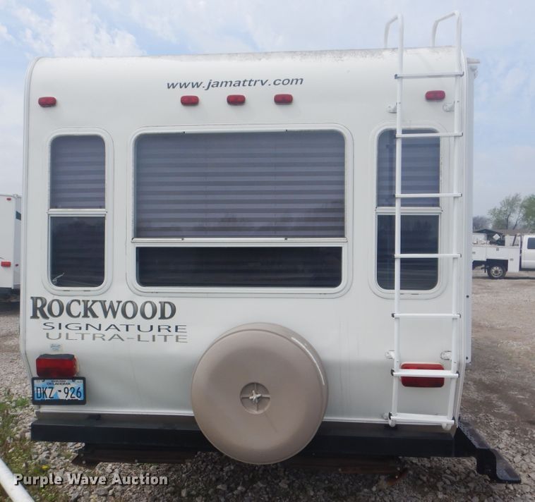 image for item GF9066 2008 Rockwood Signature Ultra Lite camper