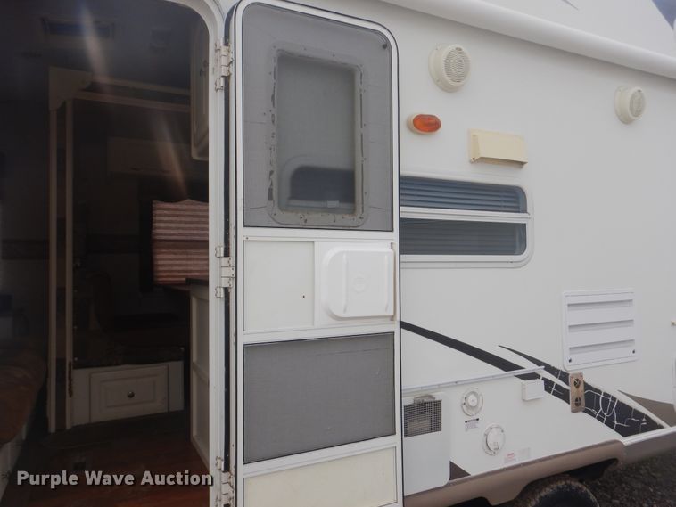 image for item GF9066 2008 Rockwood Signature Ultra Lite camper