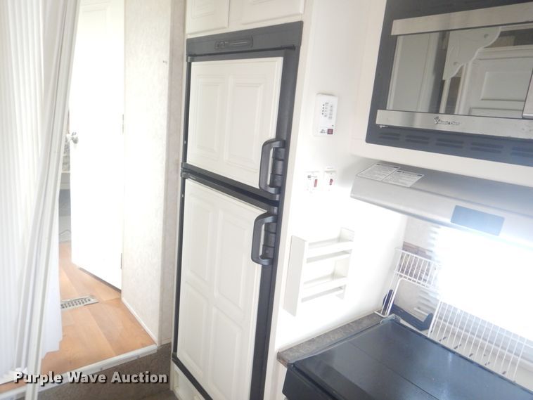 image for item GF9066 2008 Rockwood Signature Ultra Lite camper