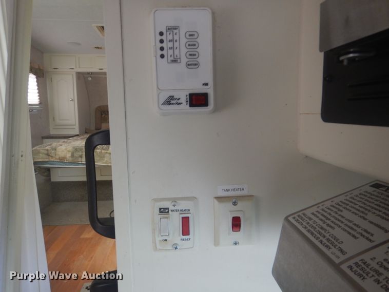 image for item GF9066 2008 Rockwood Signature Ultra Lite camper