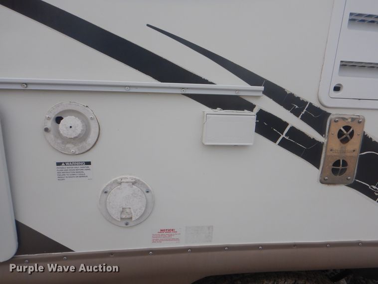 image for item GF9066 2008 Rockwood Signature Ultra Lite camper