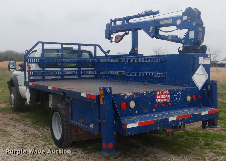 image for item GF9133 2007 Ford F550 Super Duty flatbed truck with crane