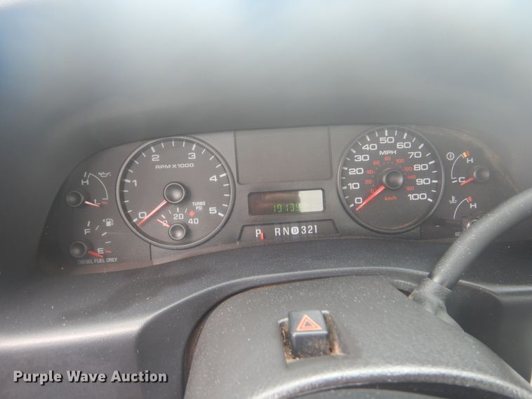 image for item GF9133 2007 Ford F550 Super Duty flatbed truck with crane