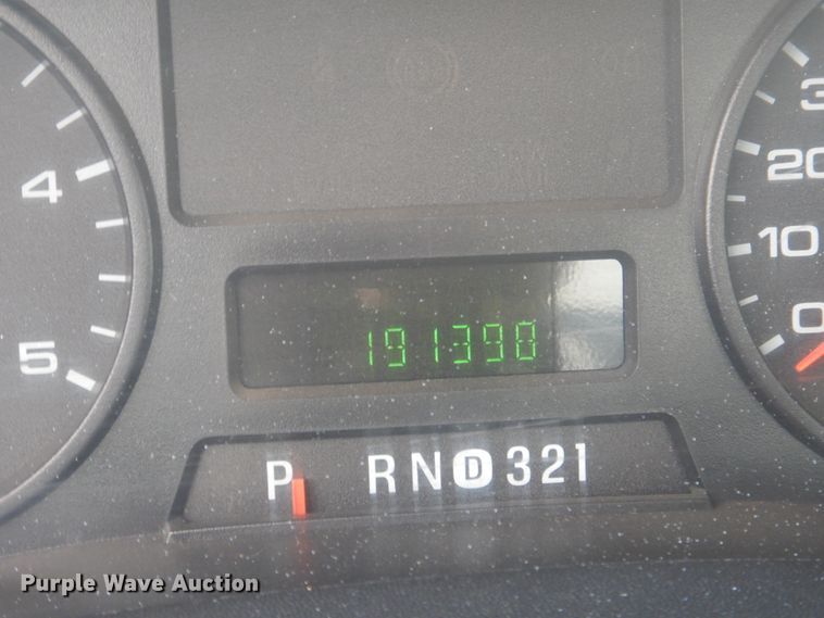 image for item GF9133 2007 Ford F550 Super Duty flatbed truck with crane