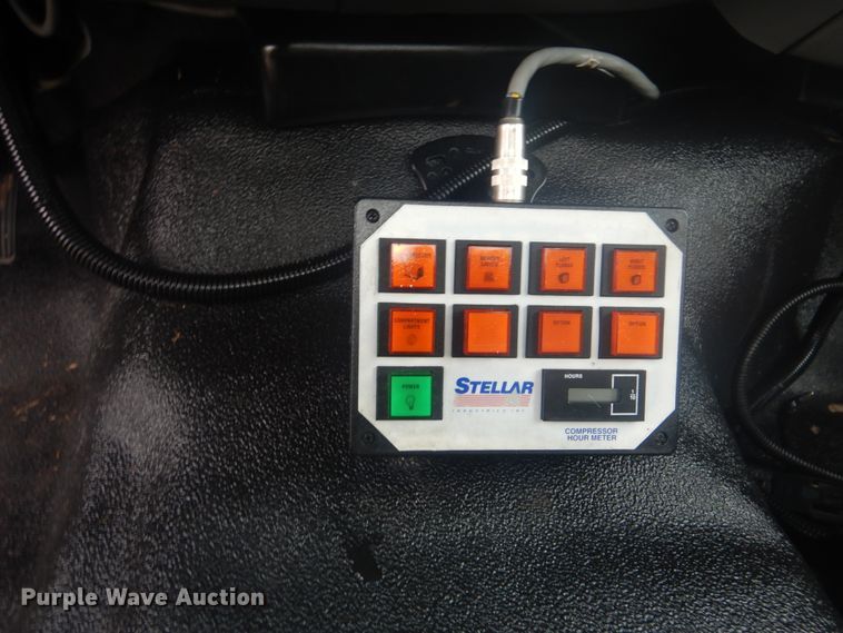 image for item GF9133 2007 Ford F550 Super Duty flatbed truck with crane