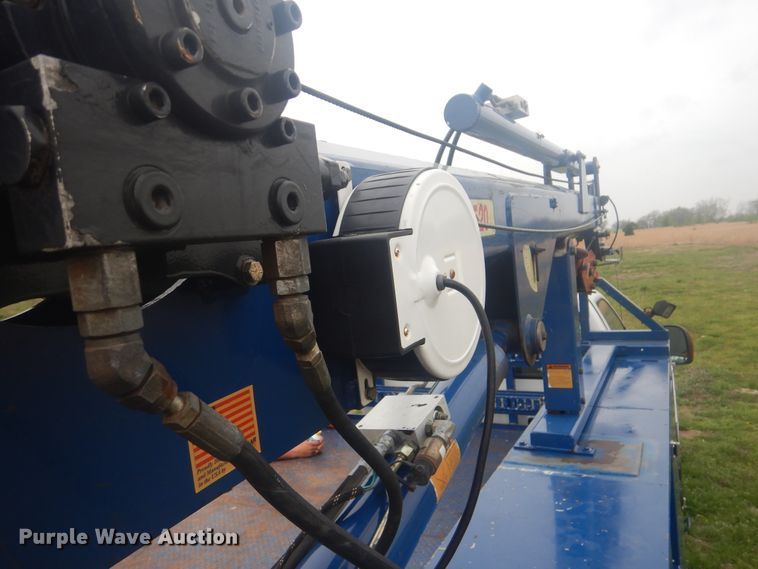 image for item GF9133 2007 Ford F550 Super Duty flatbed truck with crane